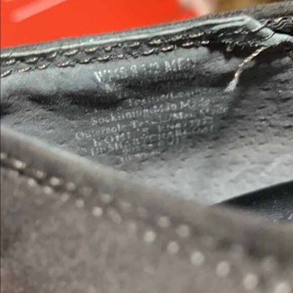 Dana Bachman Womans 8.5M Gray with Black Stripe Suede 3" Heels - Picture 8 of 8